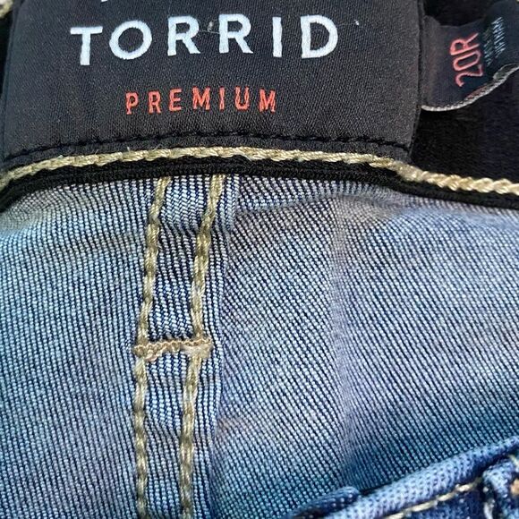 Torrid Medium Wash Super Soft High Rise Sky High Skinny Jeans - Picture 6 of 8
